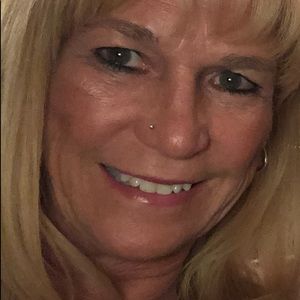 Meet your Posher, Connie